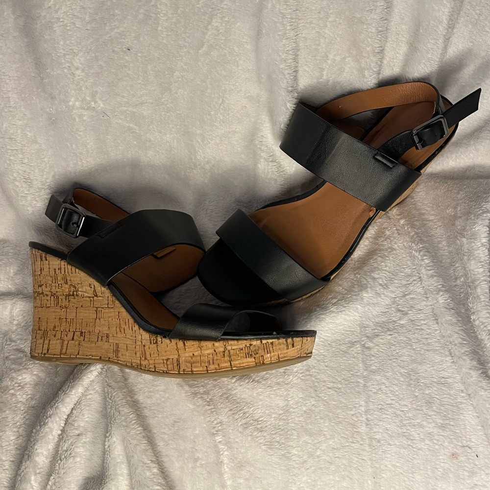 Wild Diva black and cork style wedges GUC